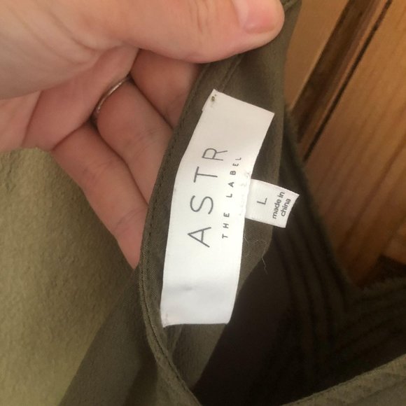 ASTR The Label Large Green Blouse - Picture 6 of 7